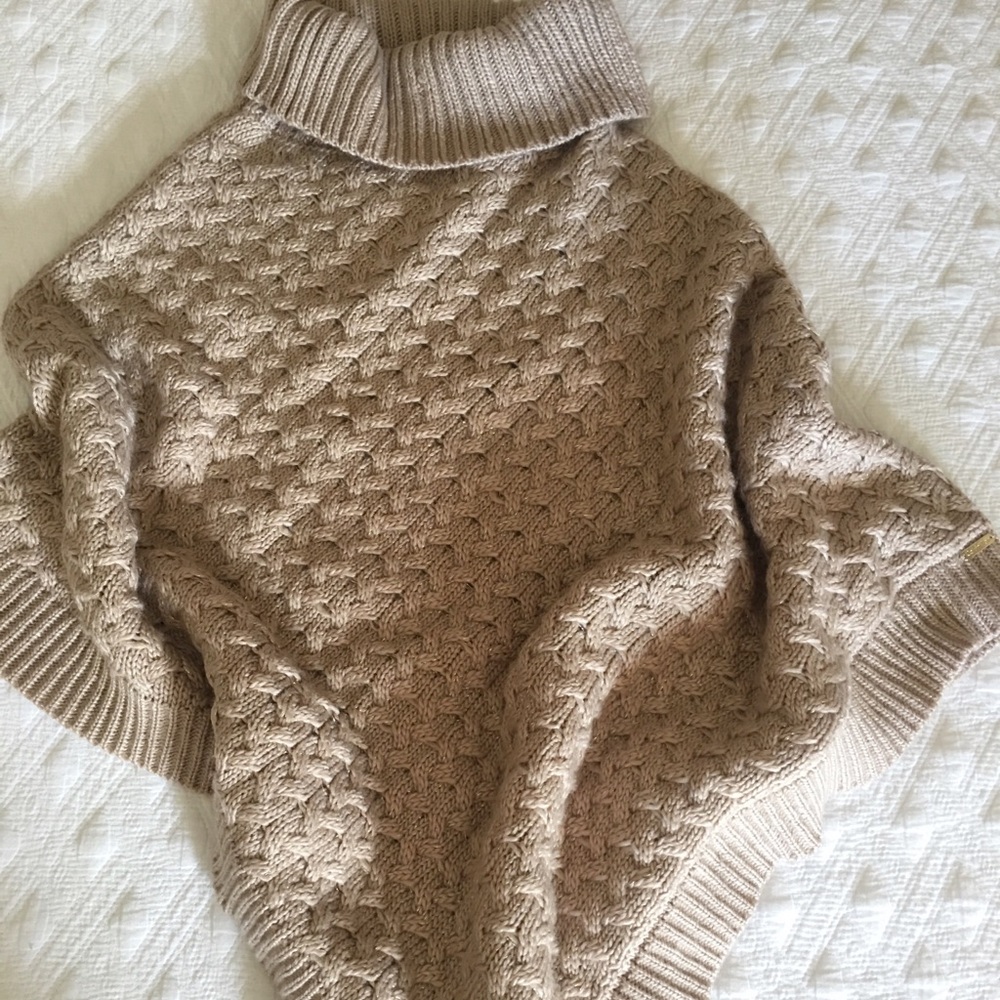 Cowl Knitted Poncho, One Size. EUC
